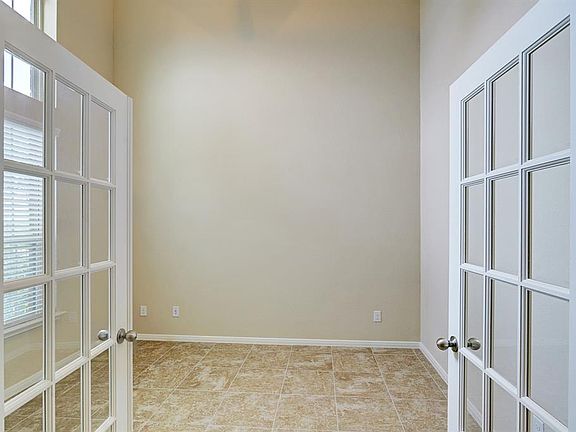 3rd image of 23522 Ortensia St