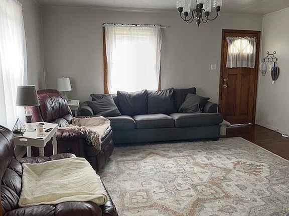 2nd image of 2445 Bradley St