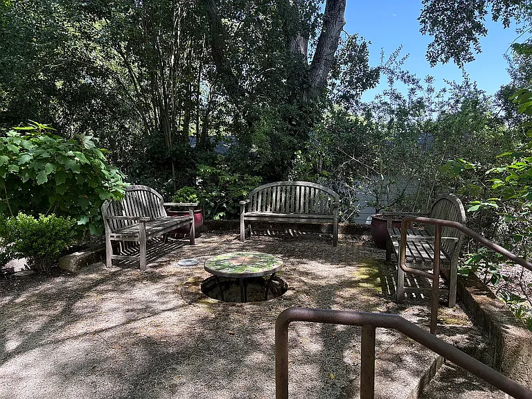 sitting area near front door