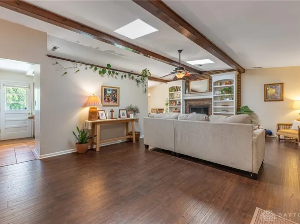 1544 Wedgewood Dr, Fairborn, OH 45324