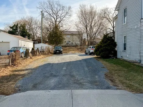 24 N Pleasant Valley Rd, Winchester, VA 22601