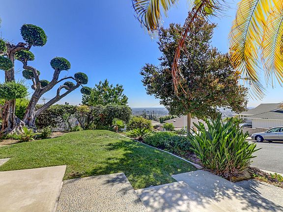 4th image of 1197 Brier Cliff Way