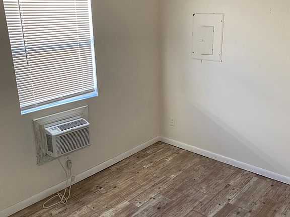4th image of 511 4th Ave S