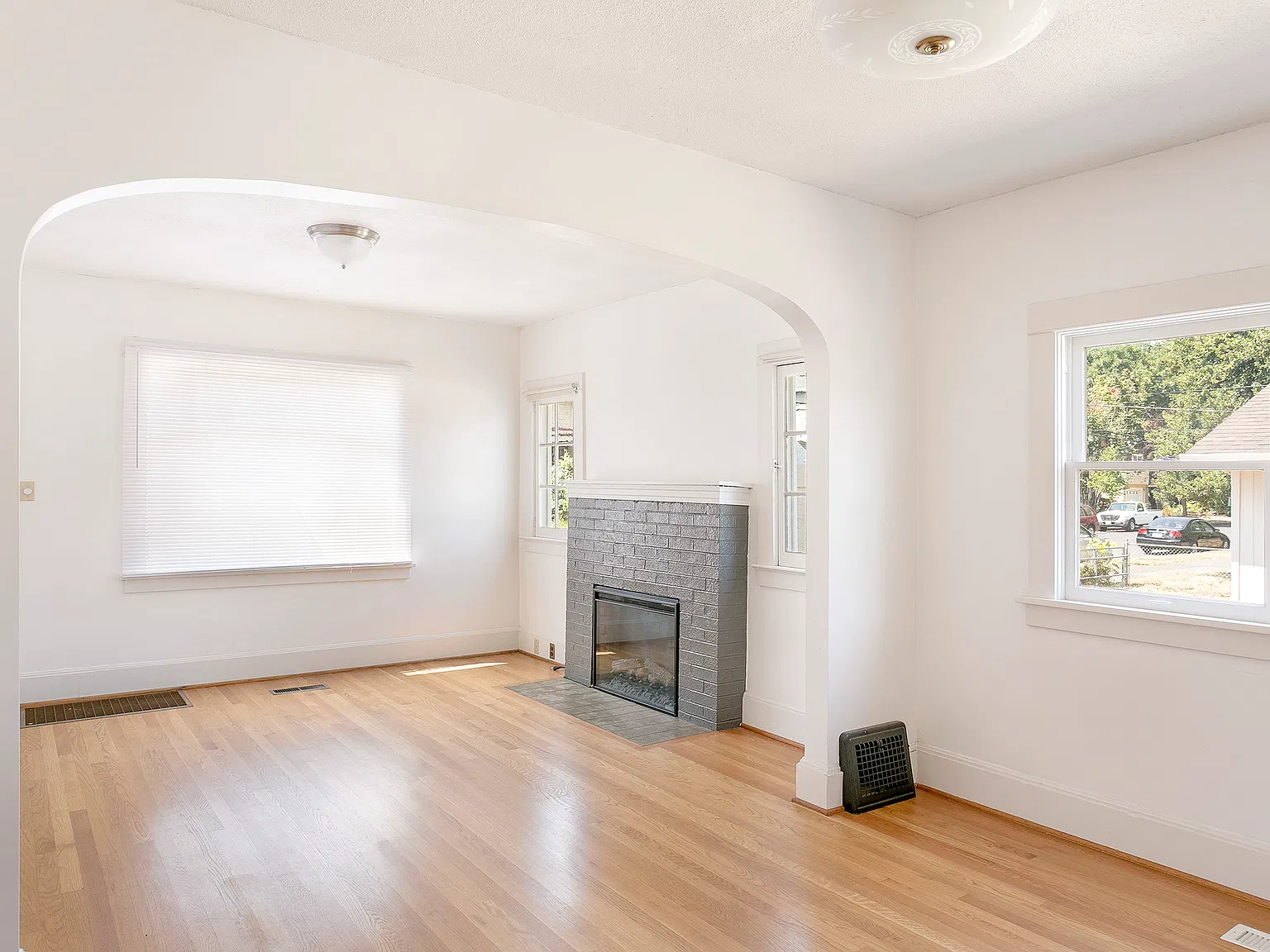 SE 37th Ave, Portland — Photo 4