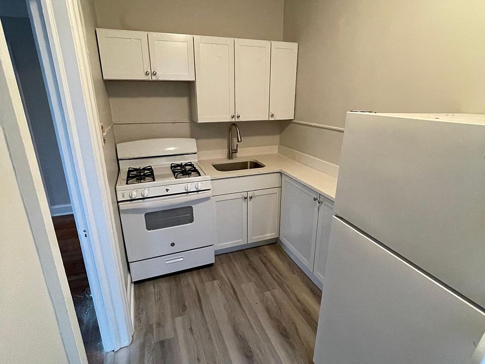 1st image of 524 Withington St APT 3
