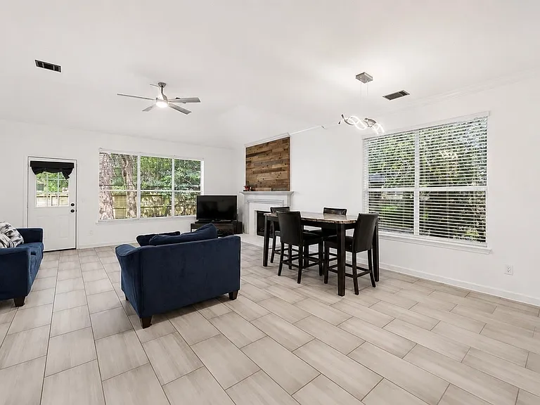 34 Firethorn Pl — Photo 8