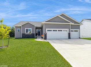 717 Chayse St SW, Bondurant, IA 50035