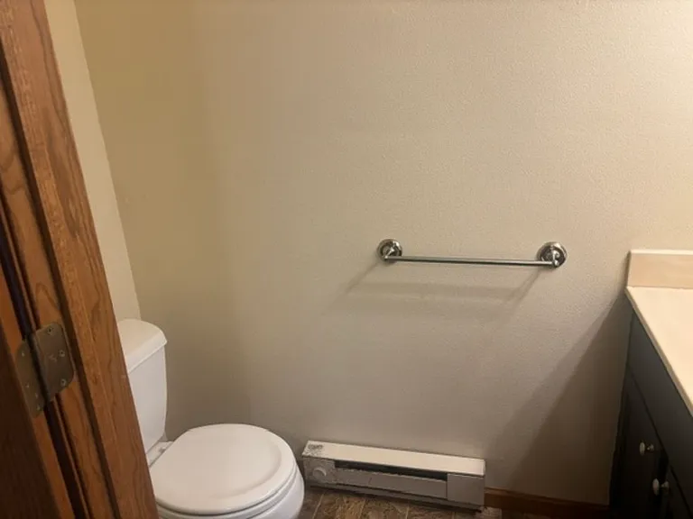 808-810 Harney Ave #810 — Photo 7