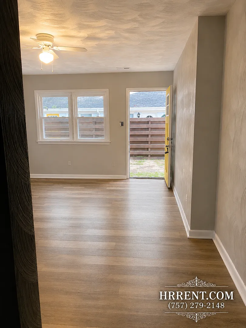 2247 Paris Street — Photo 3