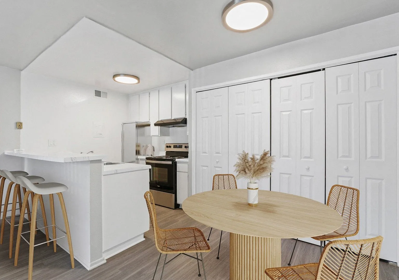 Parkwood Apartments — Photo 4