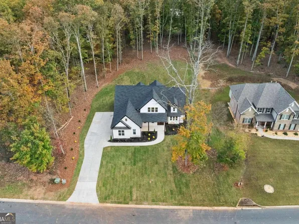 71 Saint Ives Cir, Winder, GA 30680