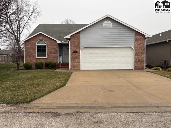 341 Kisiwa Village Rd, Hutchinson, KS 67502