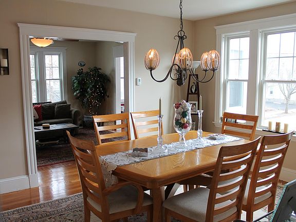 4th image of 7 Holly St #1