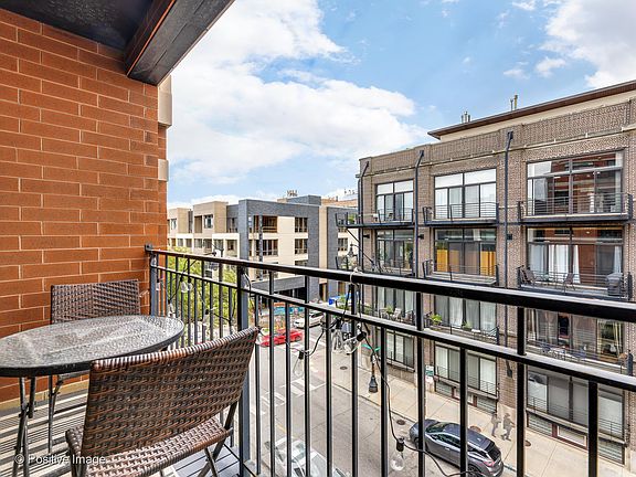 2nd image of 2740 W Armitage Ave APT 402