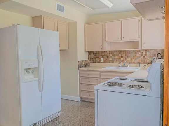 4th image of 8597 Orchid Dr