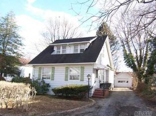 20 Wanser Pl, Amityville, NY 11701