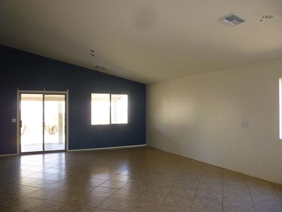 3rd image of 10606 W Whyman Ave