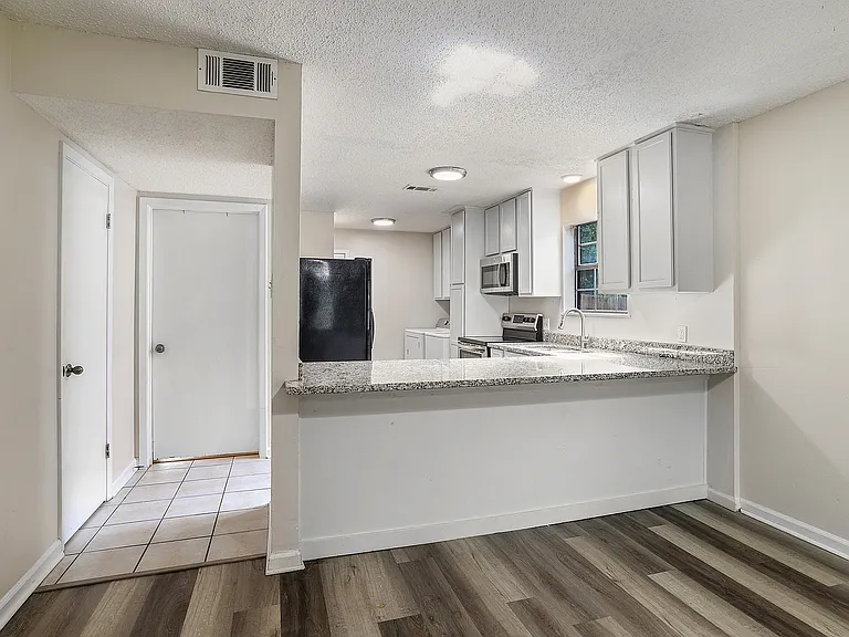 12822 Hodges Ln #105 — Photo 5