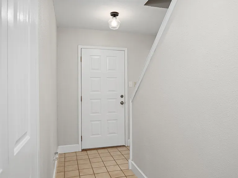 138 Hobson Ln — Photo 23