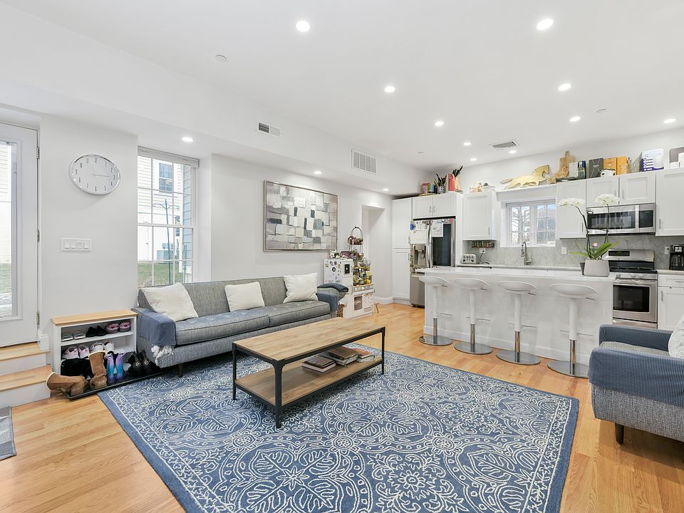 1st image of 100R Webster St