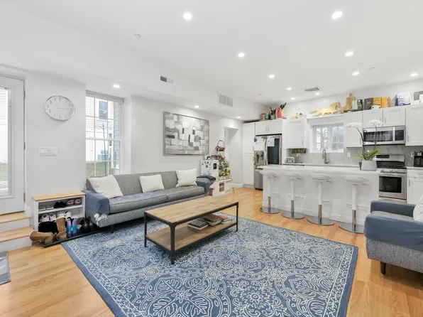 100R Webster St, Boston, MA 02128