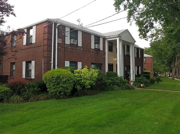 65 Arcadia Rd, Hackensack, NJ 07601