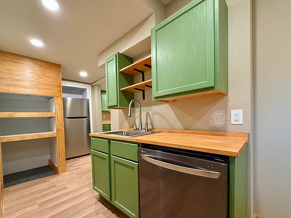 2nd image of 2613 Bryant Ave S #B