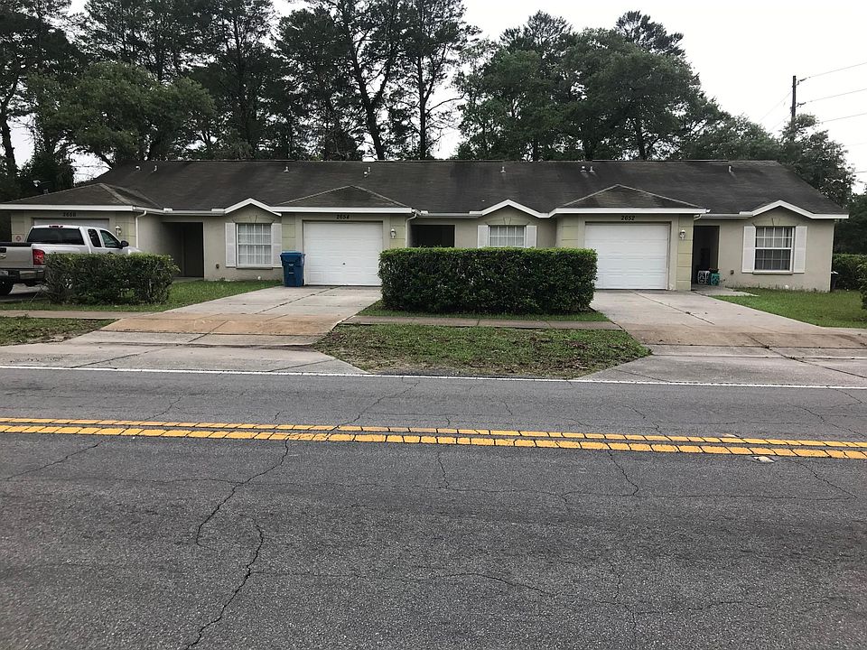 2654 Landover Blvd, Spring Hill , Fl 34608 (middle unit)