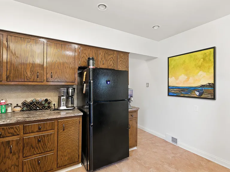 1524 Murray Ave — Photo 9
