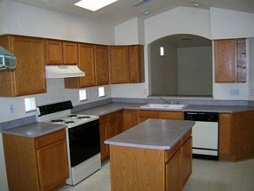 http://www.propertyboss.net/CustomerImages/AMMRE_1205/media/Properties/6519%20Silkwood%20NW/zsmall_Kitchen%202.jpg