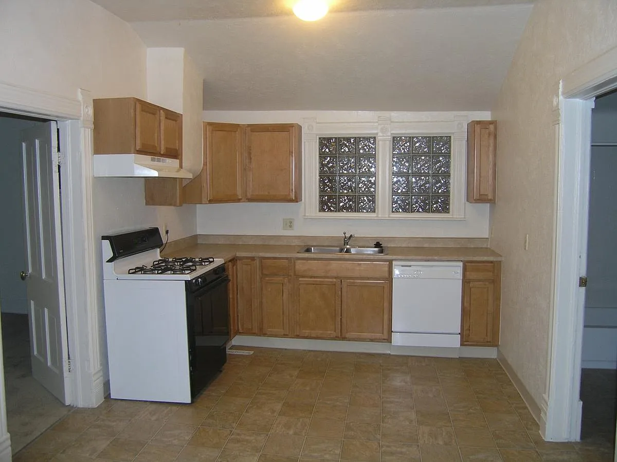 Building Photo - 1025 Portland Pl #1