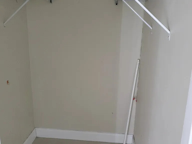 581 N University Dr — Photo 2