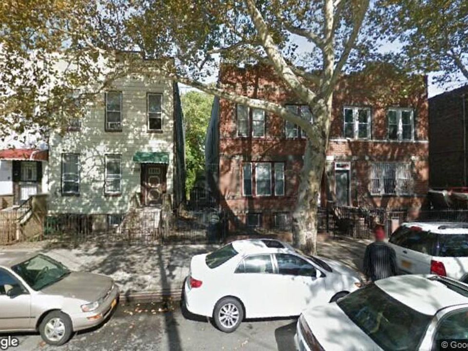 2nd image of 1139 Blake Ave