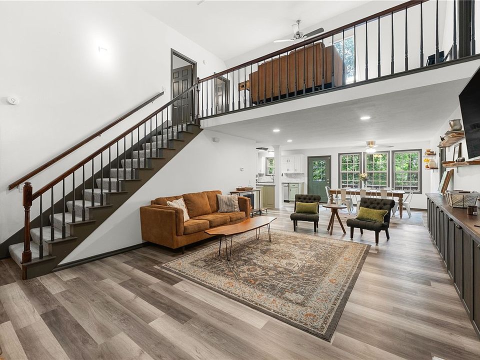 1st image of 1 Woodstock Ln