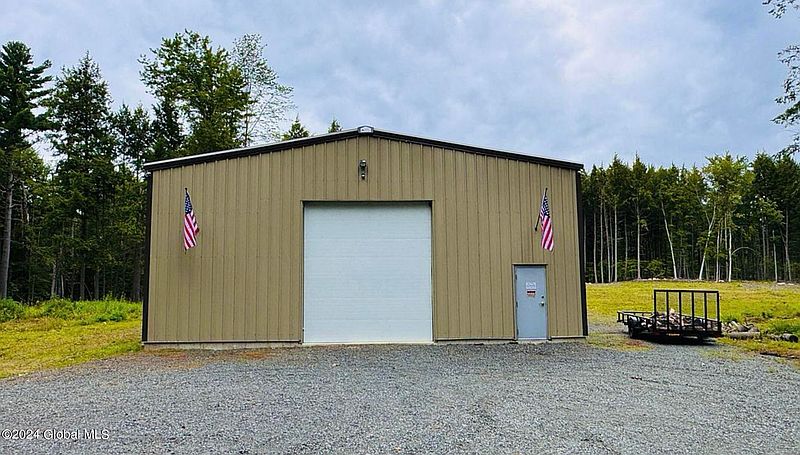 2nd image of 595 Seven Hills Road