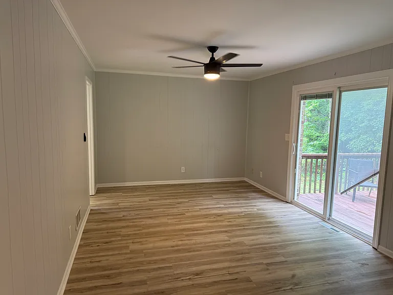 1295 Seven Springs Cir — Photo 24