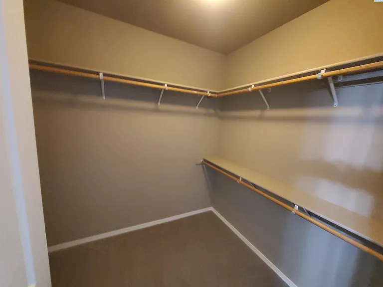 513 Jordan Ln — Photo 16