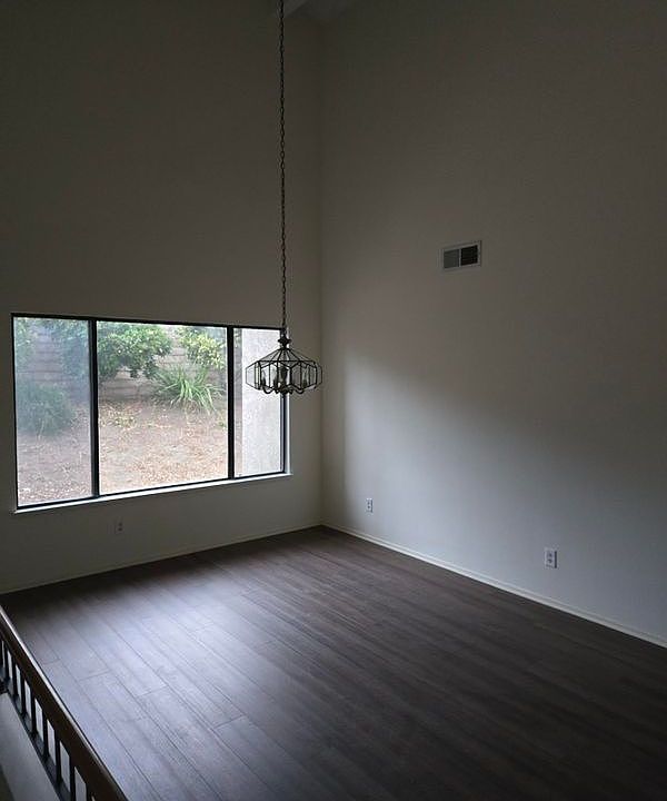 2nd image of 2607 Rochelle Pl