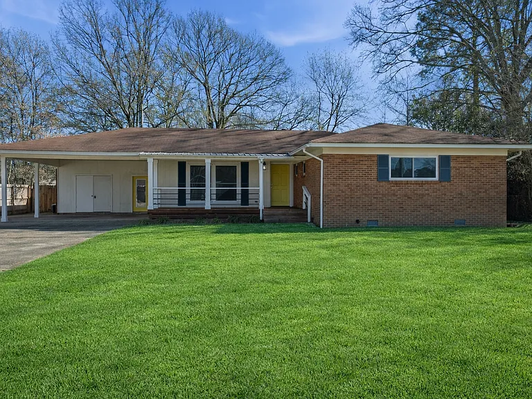 1620 Orchard Dr — Photo 1