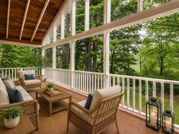 82 Cottage St, Natick, MA 01760
