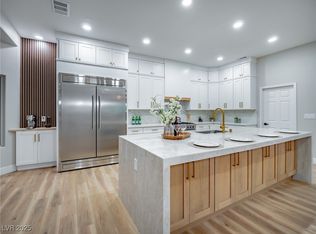 2700 Crown Ridge Dr, Las Vegas, NV 89134