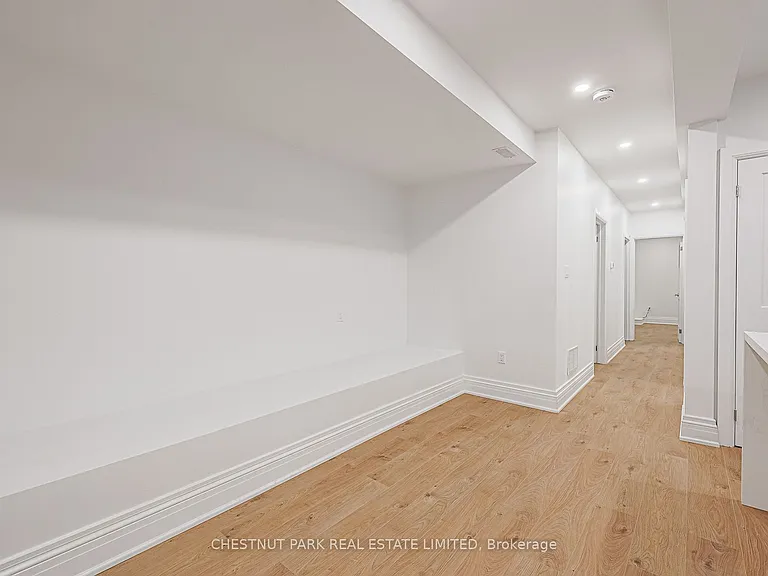 253 Pape Ave #LOWER — Photo 5