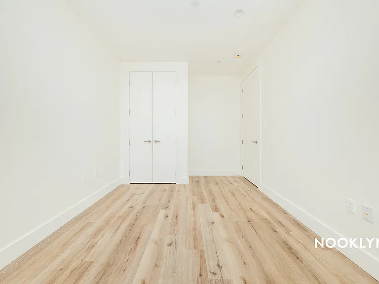 380 Grove St #3C — Photo 7