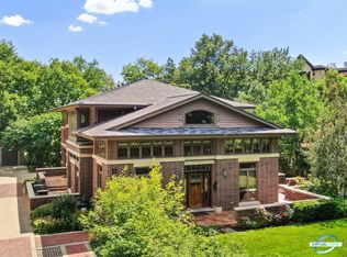 37 Longcommon Rd, Riverside, IL 60546