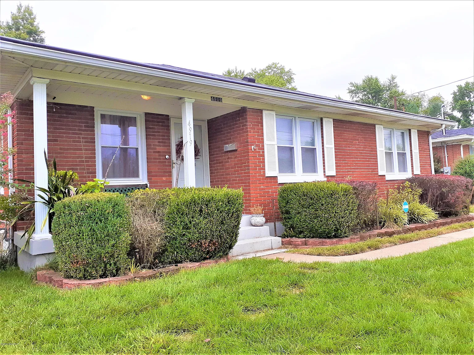 4919 Paramount Dr photo 1