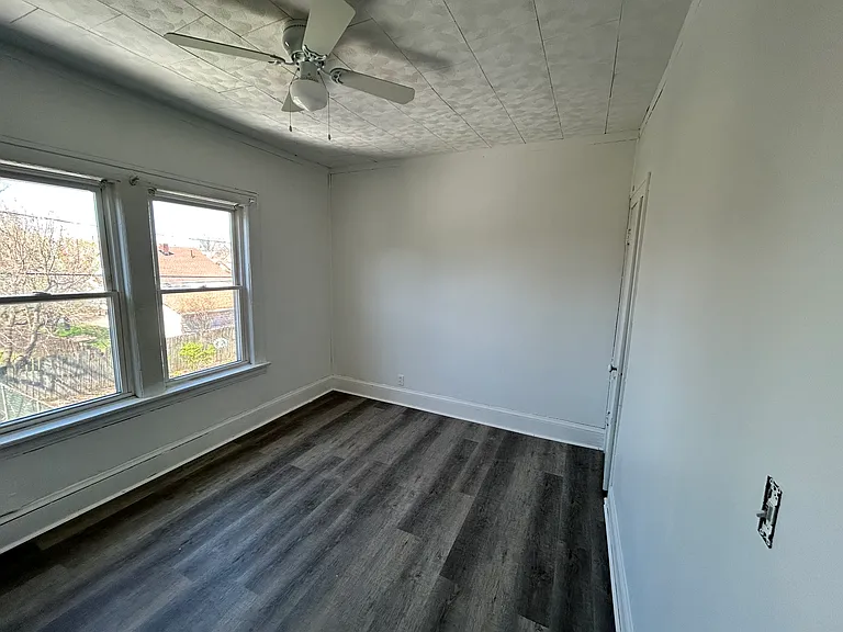 2232 W 103rd St — Photo 26