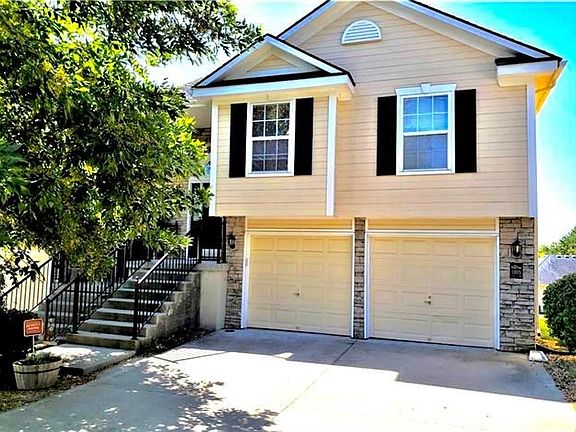 2nd image of 1305 NW Ashley Dr