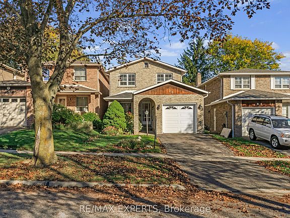 2nd image of 20 Charnwood Pl