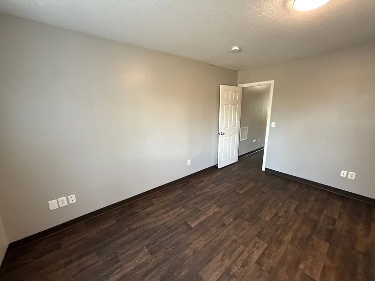 4312 Sacramento Ct NE — Photo 18