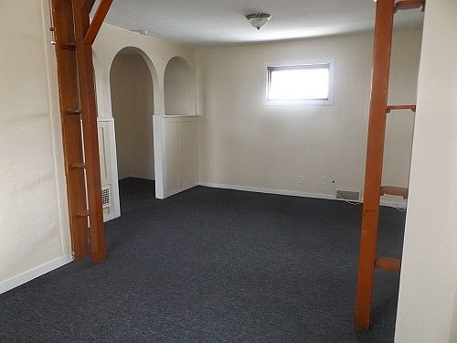 4th image of 3325 Ely Ave